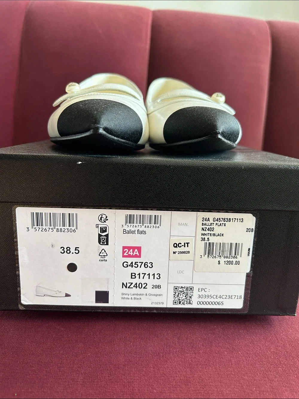 CHANEL Ballet Flats Black/White sz 38.5